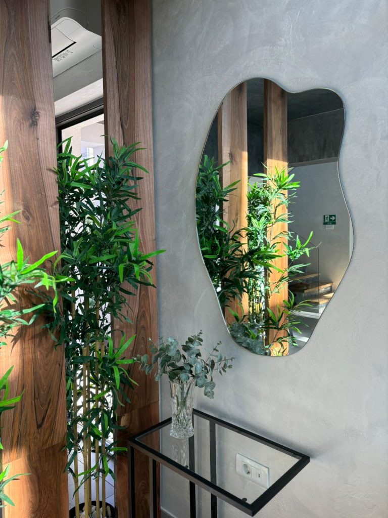 Ogledalo u kući CroGlass