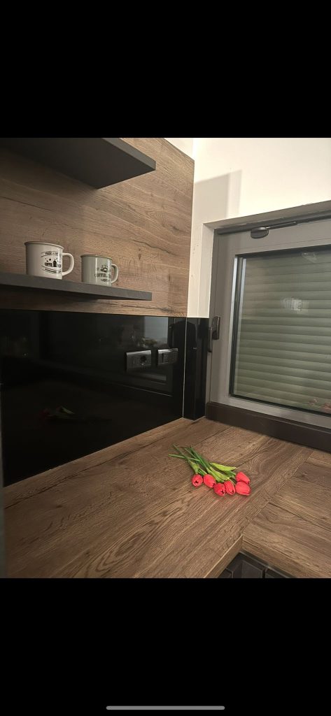 Kuhinjsko staklo backsplash CroGlass